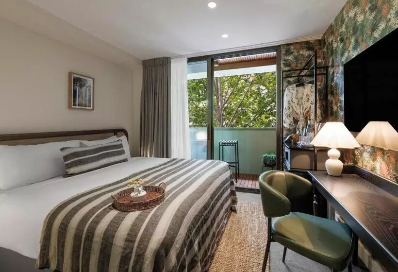 هتل 202 Elizabeth