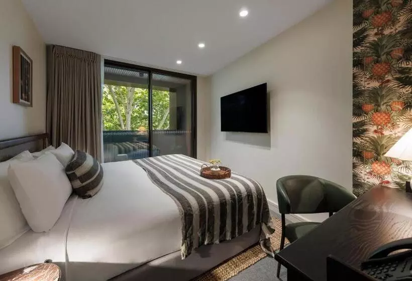 هتل 202 Elizabeth