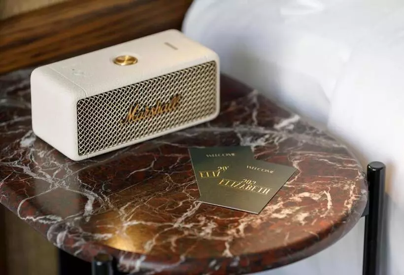 هتل 202 Elizabeth