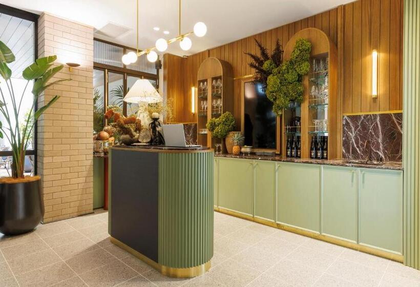 Отель 202 Elizabeth