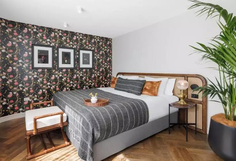 هتل 202 Elizabeth