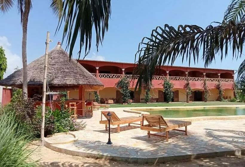 هتل Domaine De La Palmeraie Ouidah