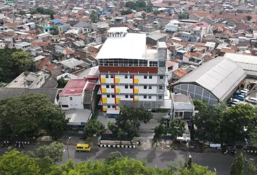 Front One Hotel Pasir Koja Bandung
