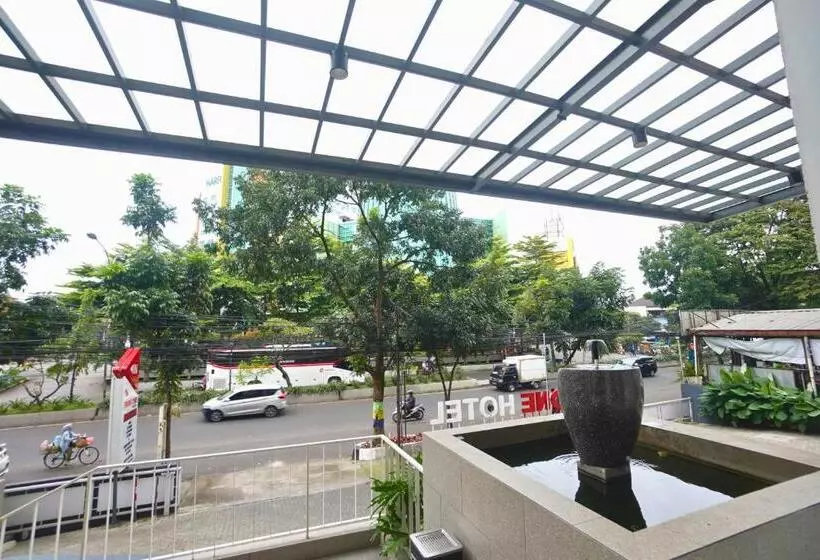 Front One Hotel Pasir Koja Bandung