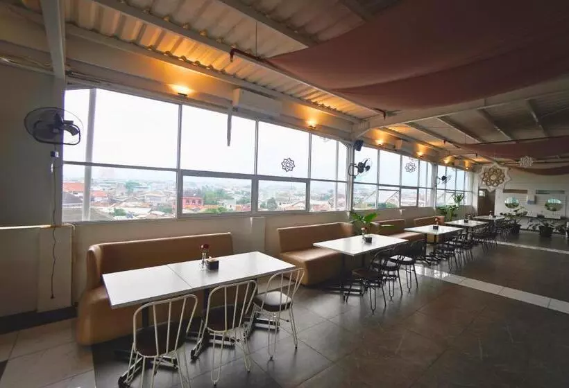 Front One Hotel Pasir Koja Bandung