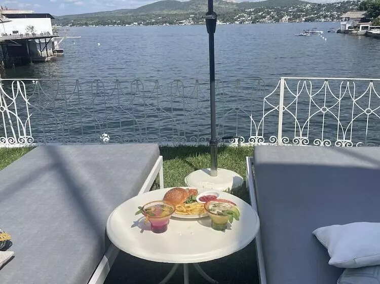 Hotelli Marina Palace Teques