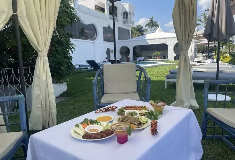 Hotelli Marina Palace Teques