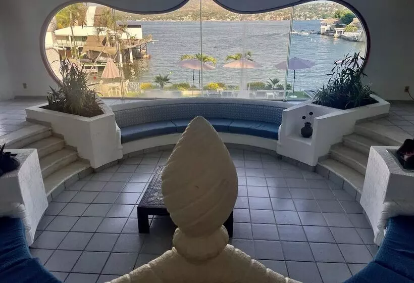 Hotelli Marina Palace Teques