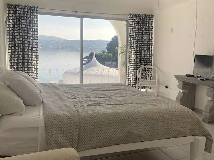 Hotelli Marina Palace Teques