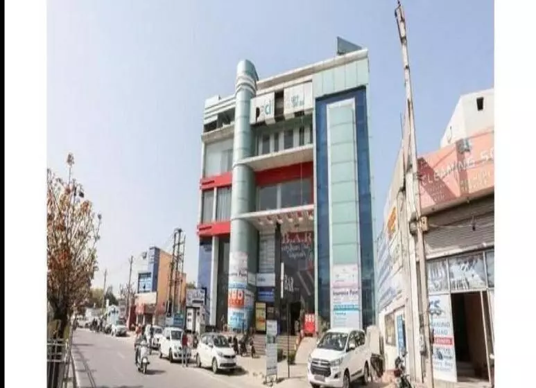 ホテル Park View, Rohtak