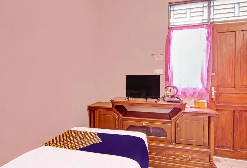 Hotelli Spot On 91932 Guest House Mustika Syariah