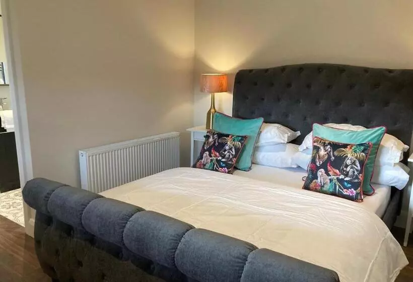 Majatalo Clara Lodge