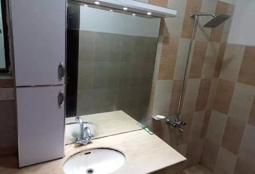 پانسیون Luxus Guest House
