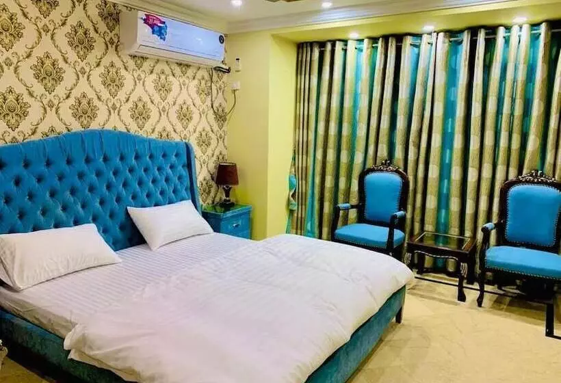پانسیون Luxus Guest House