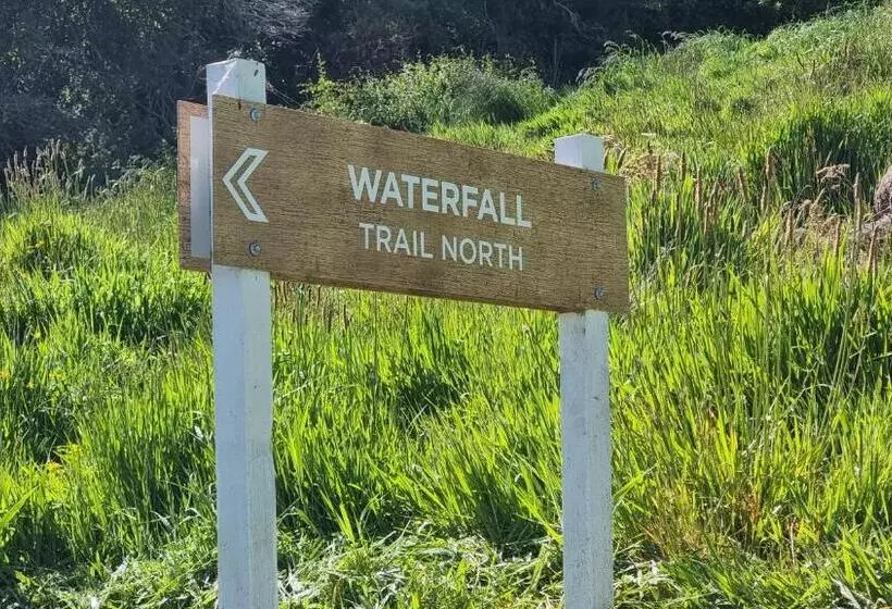 Aamiaismajoitus (B&B) Glenwood Akaroa Bush Retreat   Kanuka Hut
