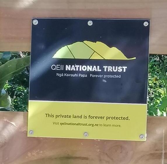 צימר Glenwood Akaroa Bush Retreat   Kanuka Hut