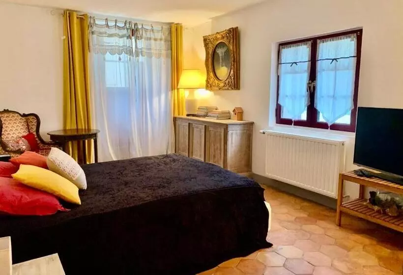 ベッドアンドブレックファースト Les Chambres Du Vallon