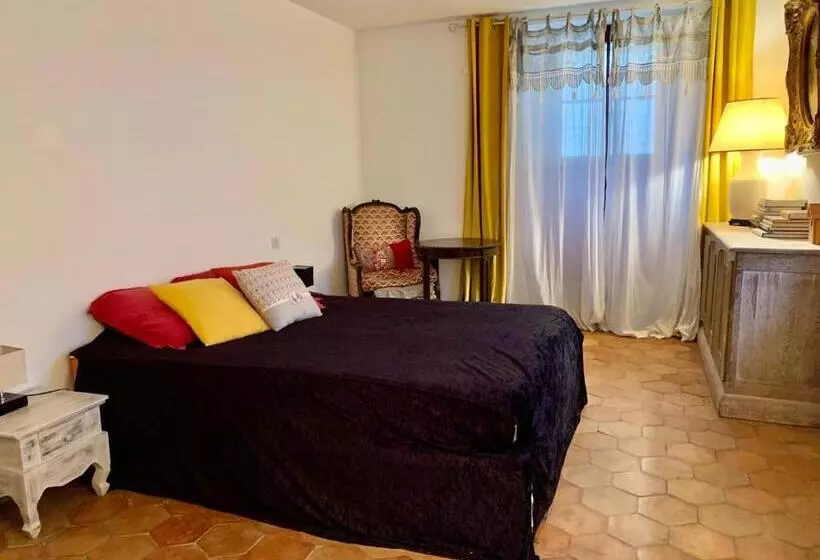 ベッドアンドブレックファースト Les Chambres Du Vallon