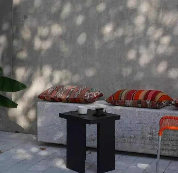 Hotelli Artbau Design