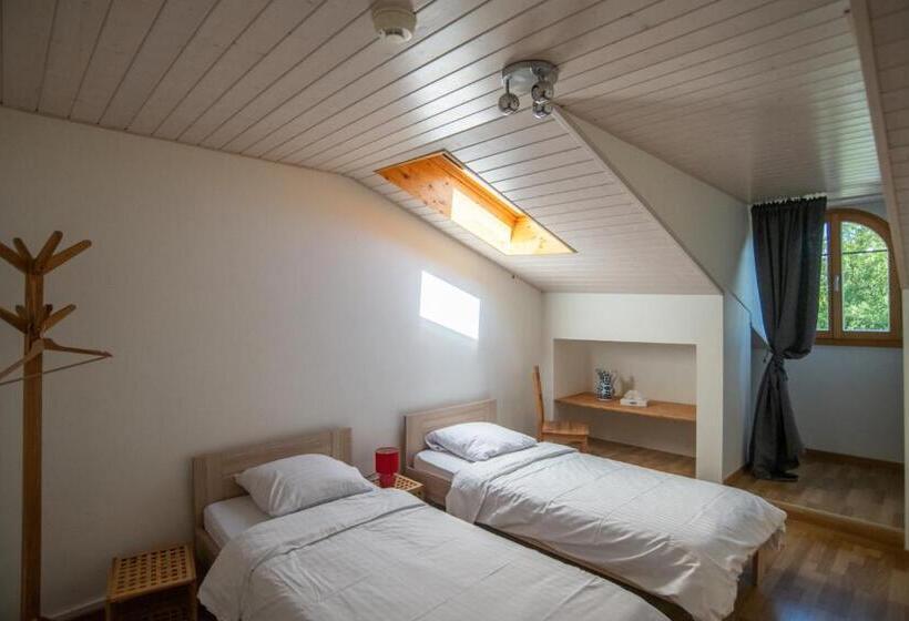 هتل Auberge De La Couronne