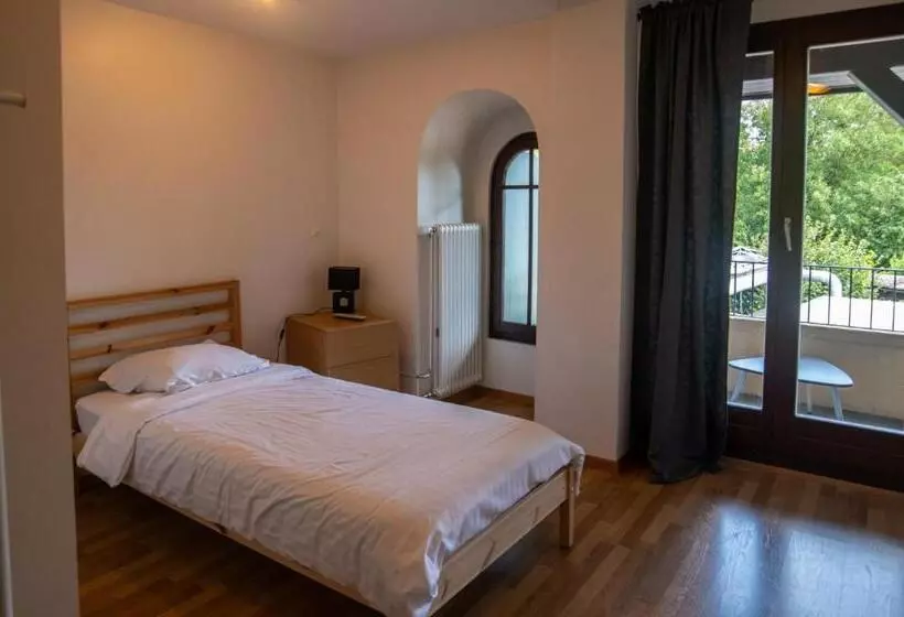 ホテル Auberge De La Couronne