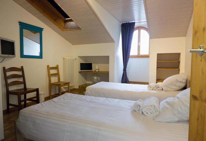 هتل Auberge De La Couronne