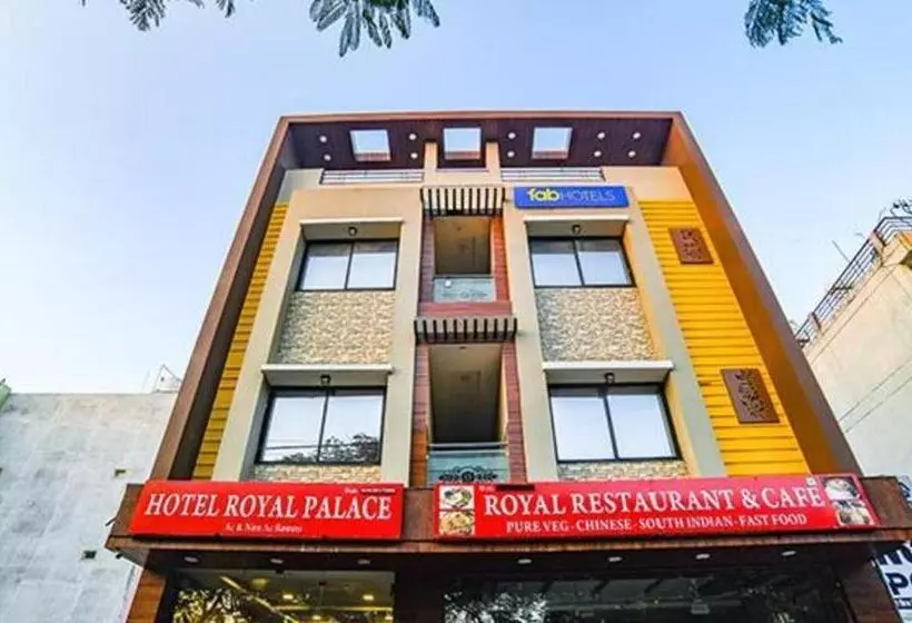 Fabhotel Royal Palace