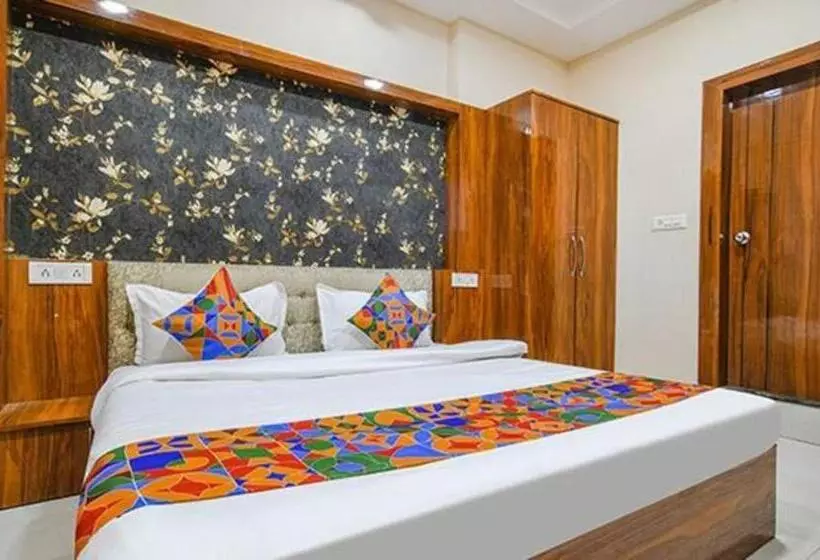 Fabhotel Royal Palace