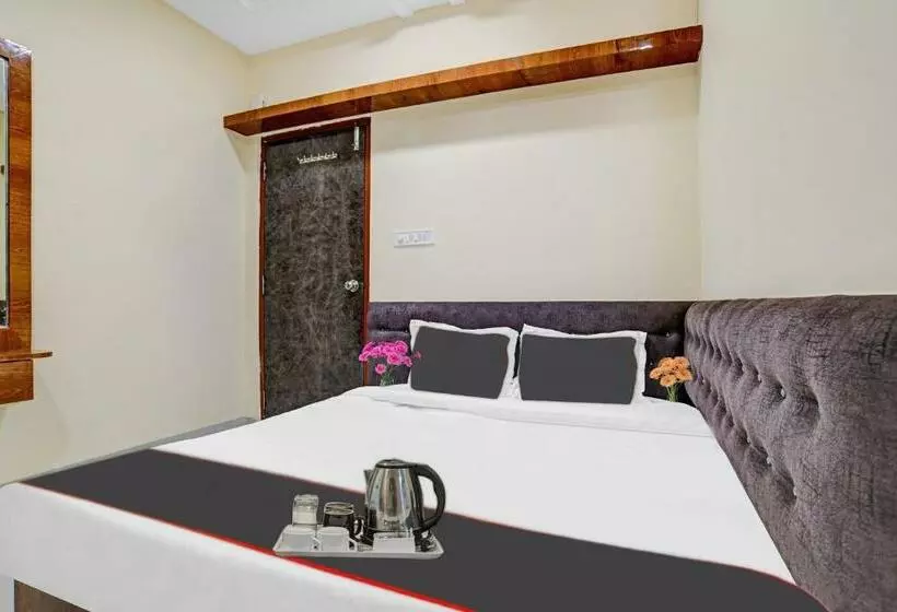Fabhotel Royal Palace
