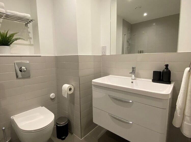 Hotel a Capsule Goodwin St