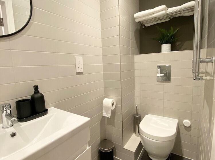 Hotel a Capsule Goodwin St