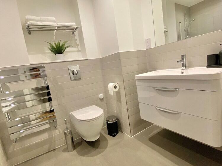 Hotel a Capsule Goodwin St