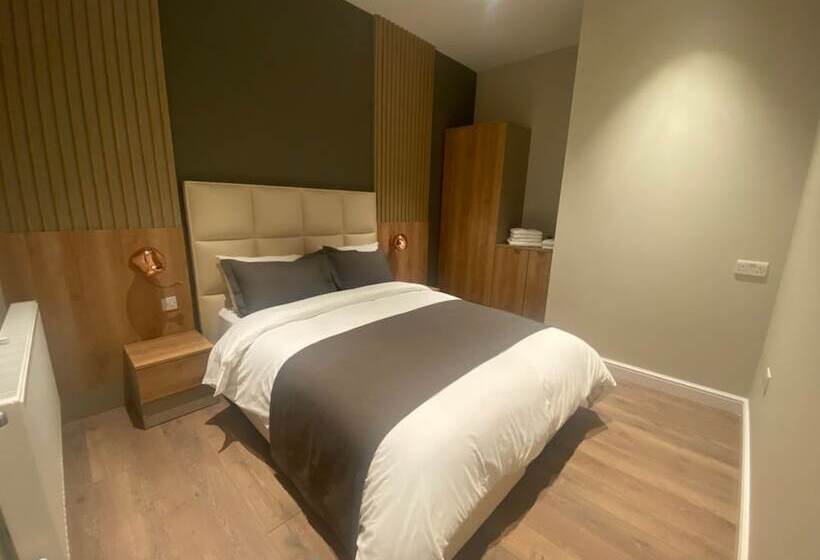 Hotel a Capsule Goodwin St