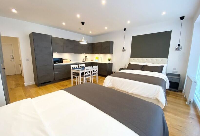 Hotel a Capsule Goodwin St