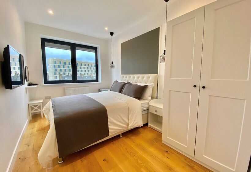 Hotel a Capsule Goodwin St