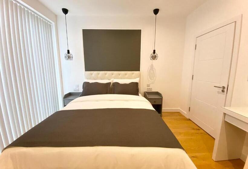 Hotel a Capsule Goodwin St