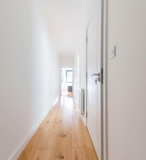 Hotel a Capsule Goodwin St