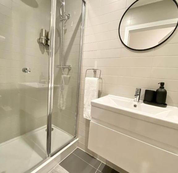 Hotel a Capsule Goodwin St