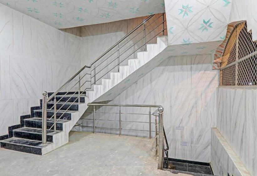 호텔 Flagship Sana Guest House Near Chaudhary Charan Singh International Airport