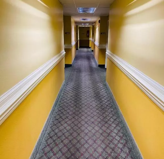 Hotelli Mountain Inn & Suites  Dunlap Tn