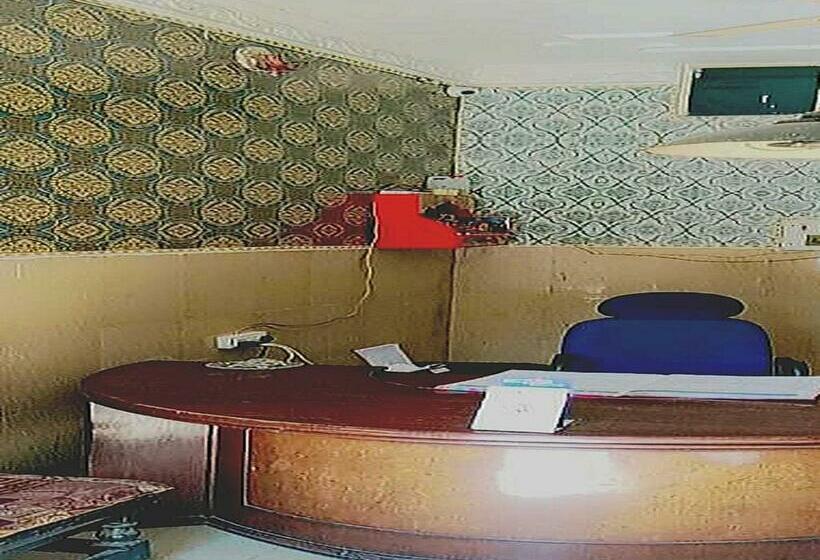 ホテル Oyo 70207 Moon Star