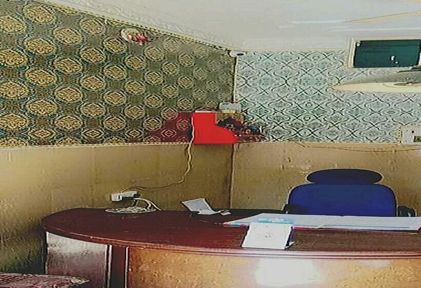 ホテル Oyo 70207 Moon Star