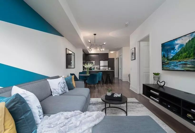هتل Peter St   Downtown Suite With Balcony