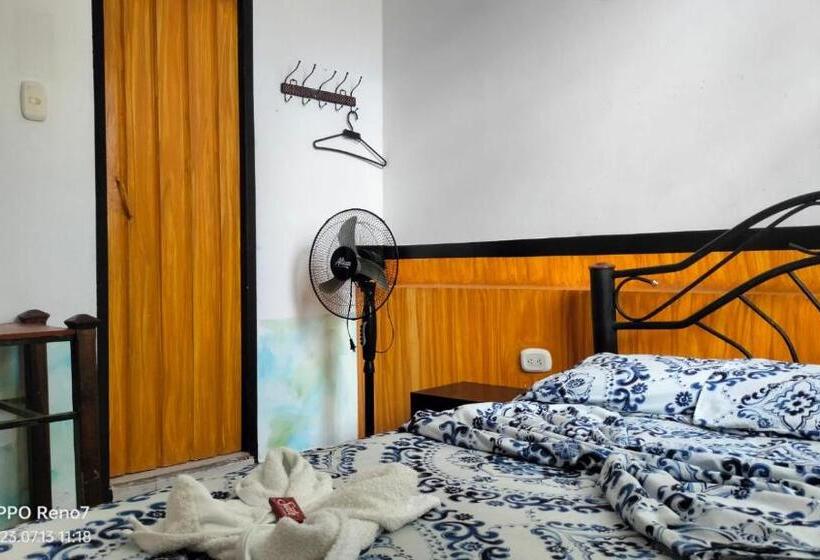 Hotel Plaza Confort Inn