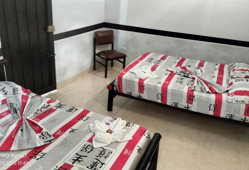 Hotel Plaza Confort Inn