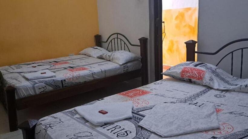 Hotel Plaza Confort Inn