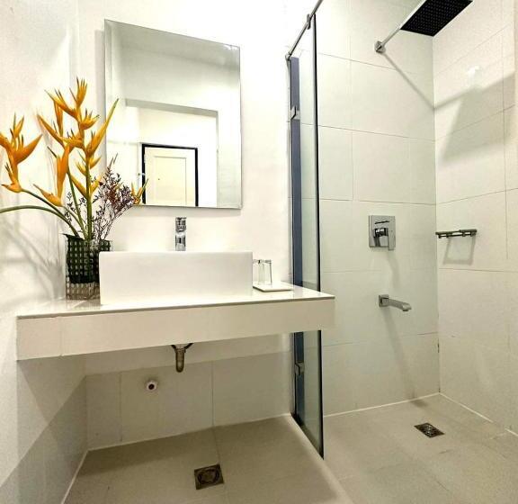 هتل Ruhe Suites Coron