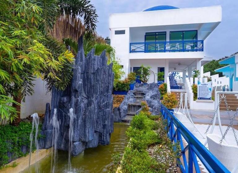 هتل Ruhe Suites Coron