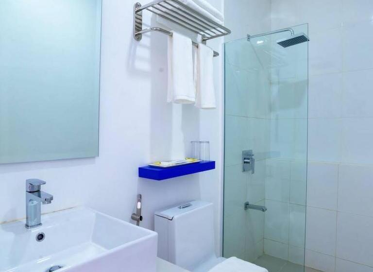 هتل Ruhe Suites Coron