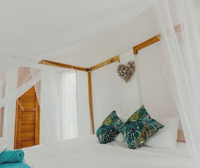 ホテル Uuttaaka Eco